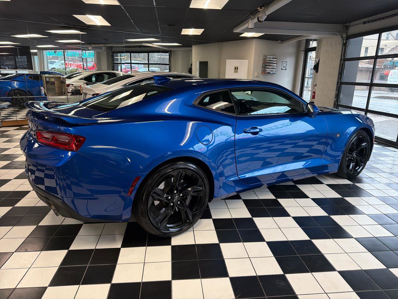 Used 2017 Chevrolet Camaro SS RWD image 4