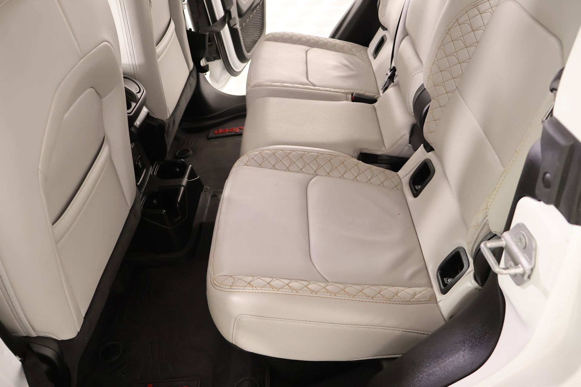 Used 2022 Jeep Gladiator Overland image 13