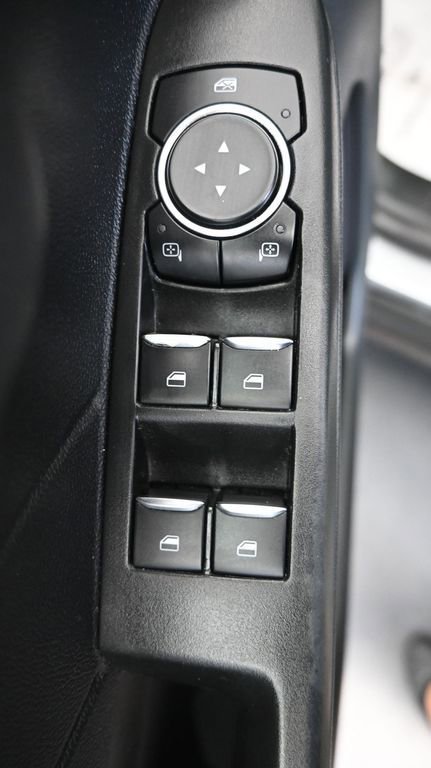 Used 2021 Ford Escape SE image 24