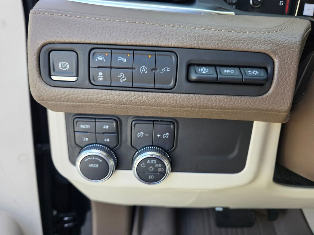 Used 2021 GMC Yukon Denali w/ LPO, Illumination Package image 26