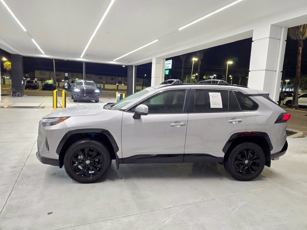 Used 2024 Toyota RAV4 SE AWD/4WD image 3