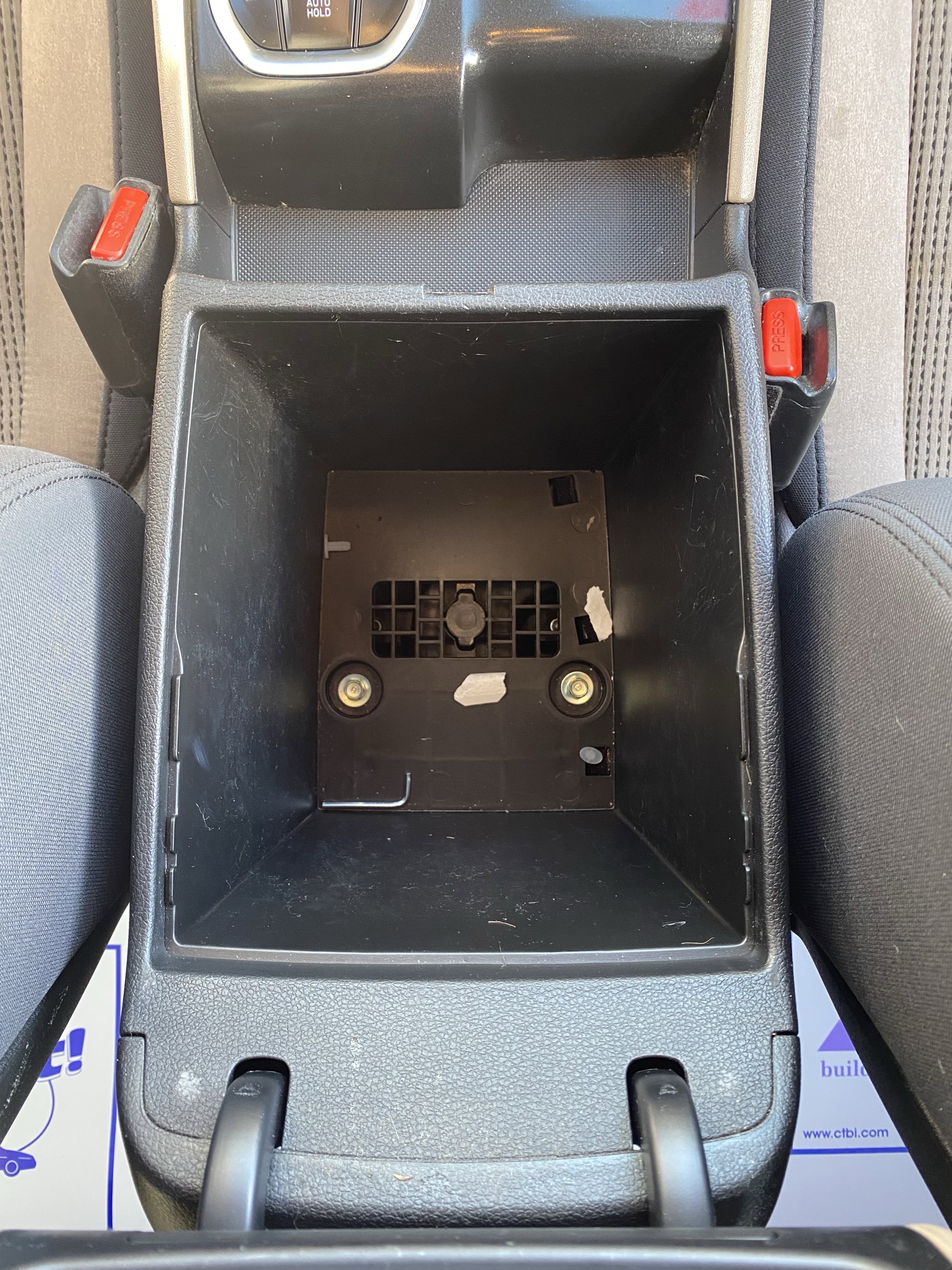 Used 2020 Hyundai Santa Fe SE image 15