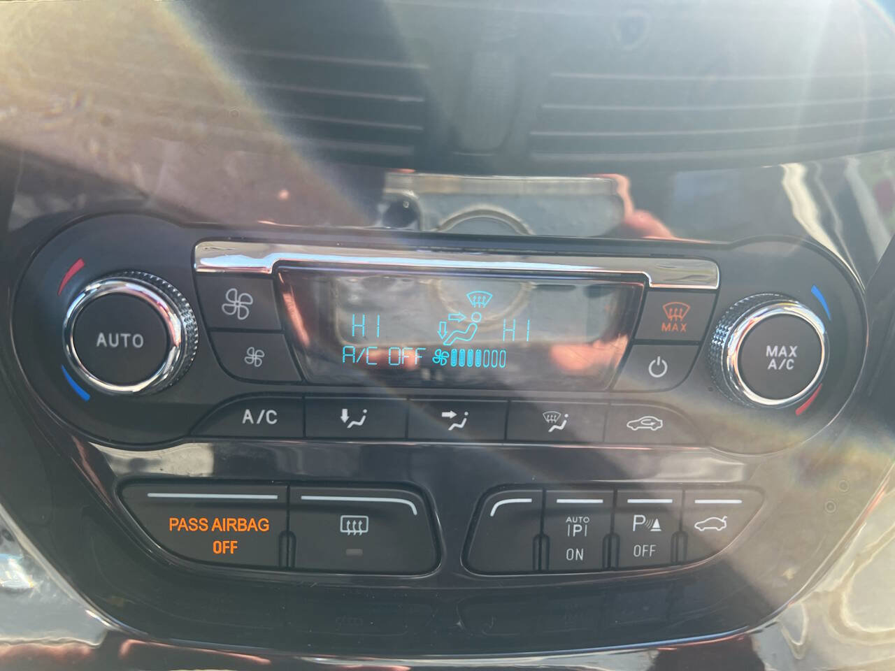 Used 2015 Ford Escape Titanium w/ Equipment Group 301A image 30