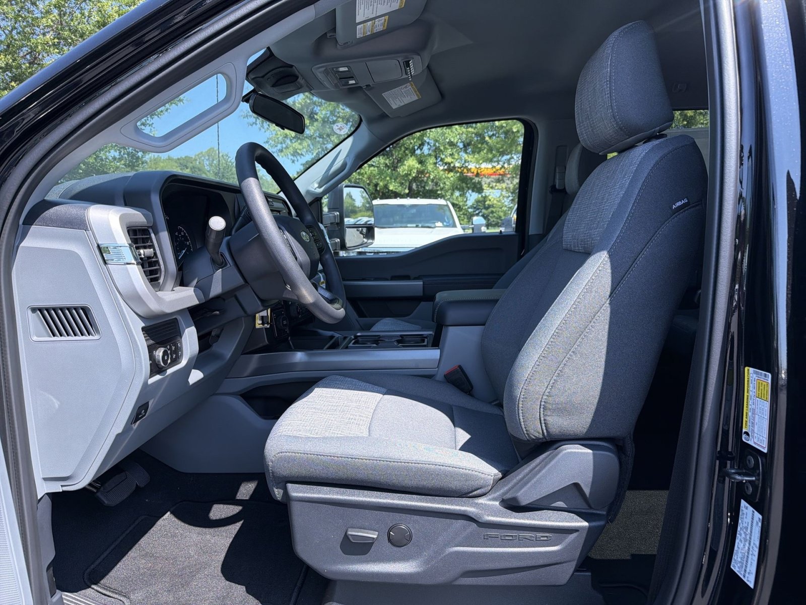 New 2026 Ford F350 XLT w/ 360-Degree Camera Package AWD/4WD image 25