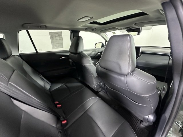 Used 2023 Toyota Corolla Cross XLE image 12