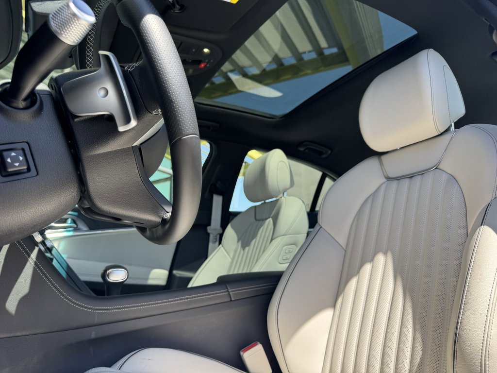 Used 2025 Genesis G70 2.5T w/ Sport Prestige Package image 31