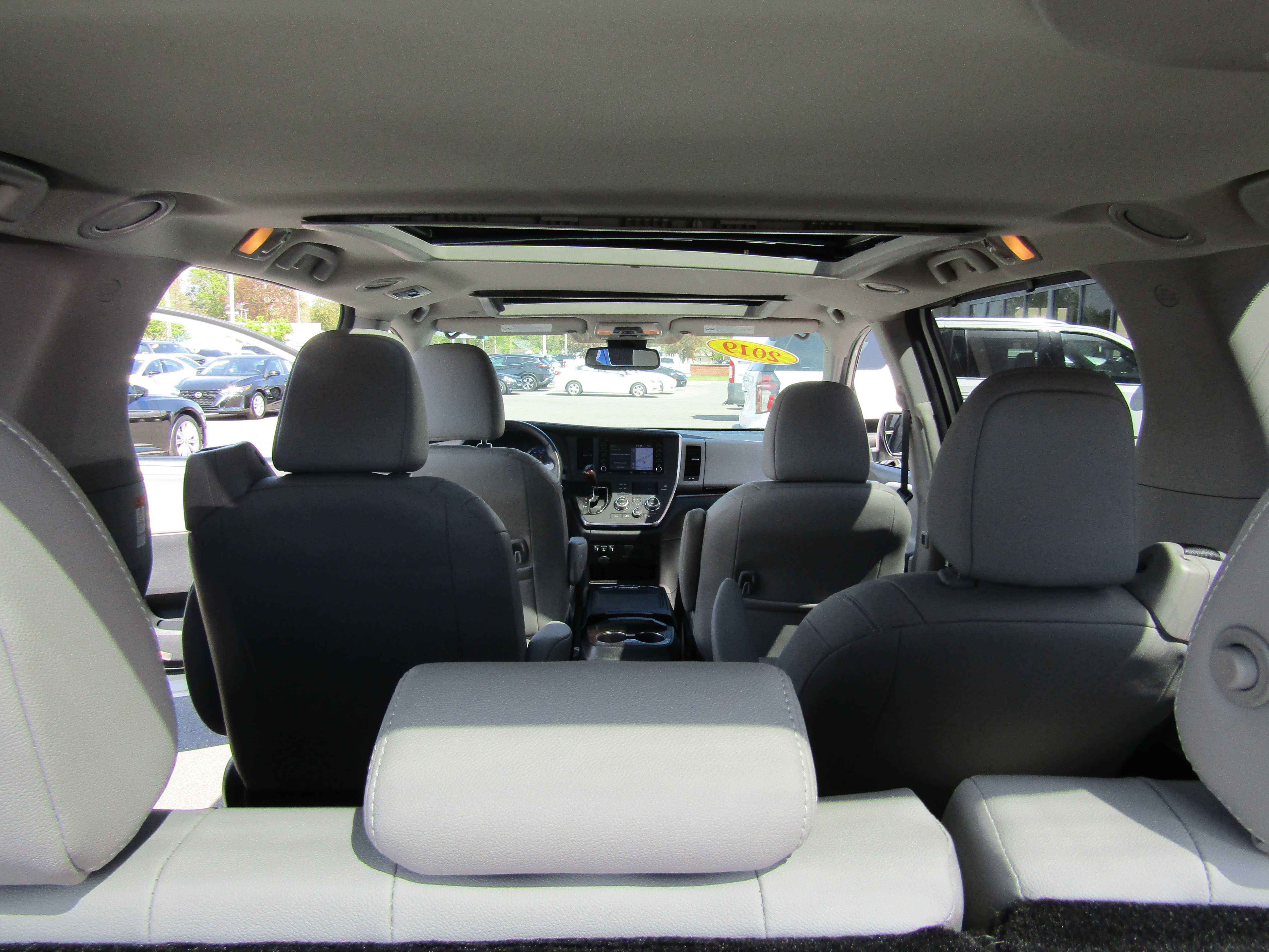 Used 2019 Toyota Sienna Limited FWD image 26