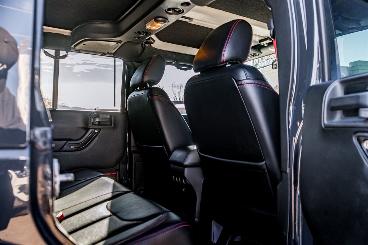 Used 2017 Jeep Wrangler Unlimited Rubicon image 36