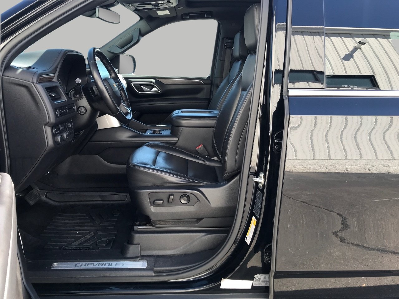 Used 2021 Chevrolet Tahoe LT w/ LT Signature Package AWD/4WD image 47