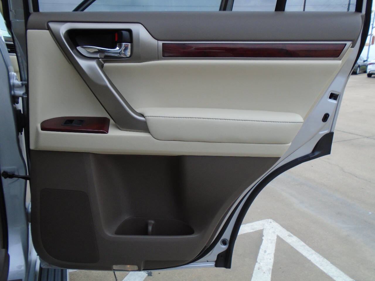 Used 2010 Lexus GX 460 image 33