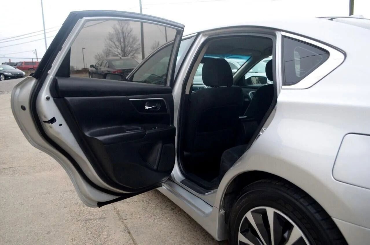 Used 2015 Nissan Altima 2.5 S w/ Power Driver Seat Package FWD image 20