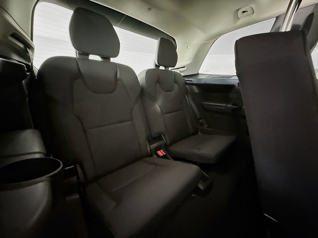 New 2026 Volvo XC90 B5 Core w/ Protection Package Premier image 28