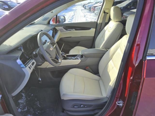 Used 2025 Cadillac XT6 Premium Luxury w/ Technology Package image 3