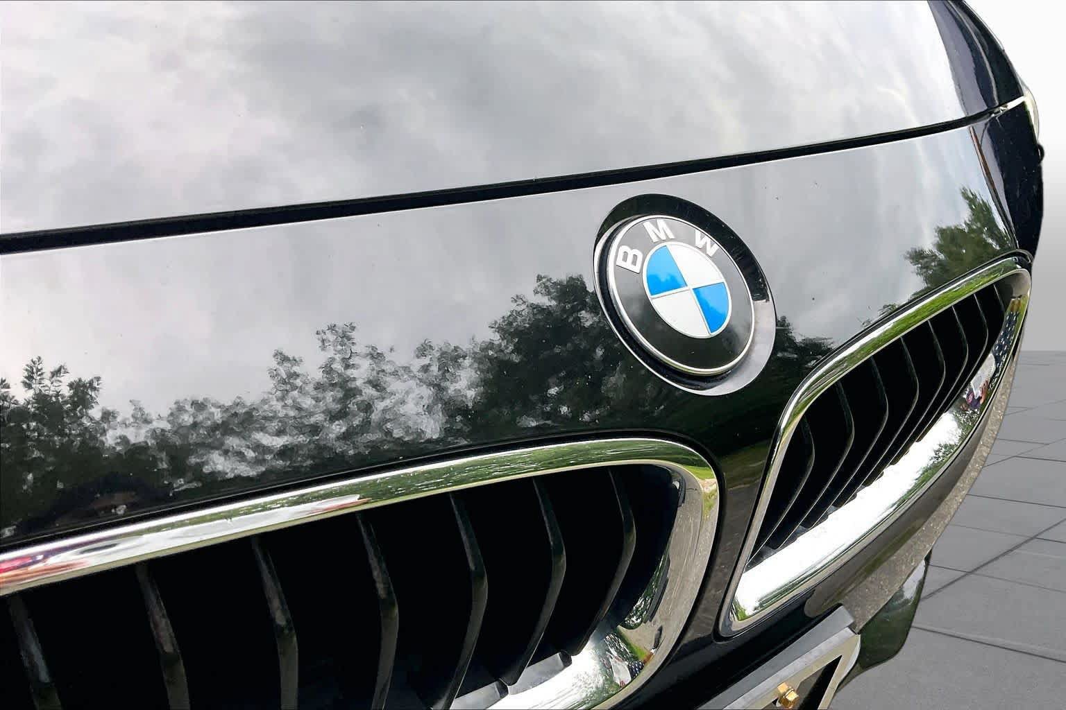 Used 2018 BMW 330i xDrive Sedan AWD/4WD image 29