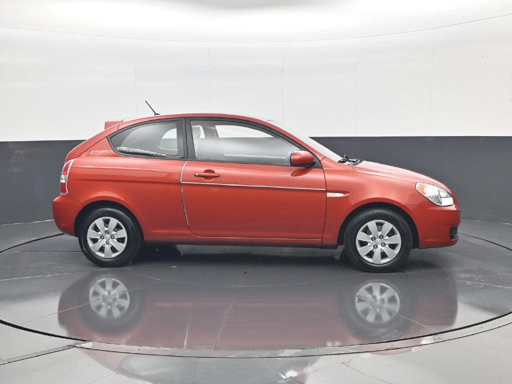 Used 2010 Hyundai Accent GS FWD image 5