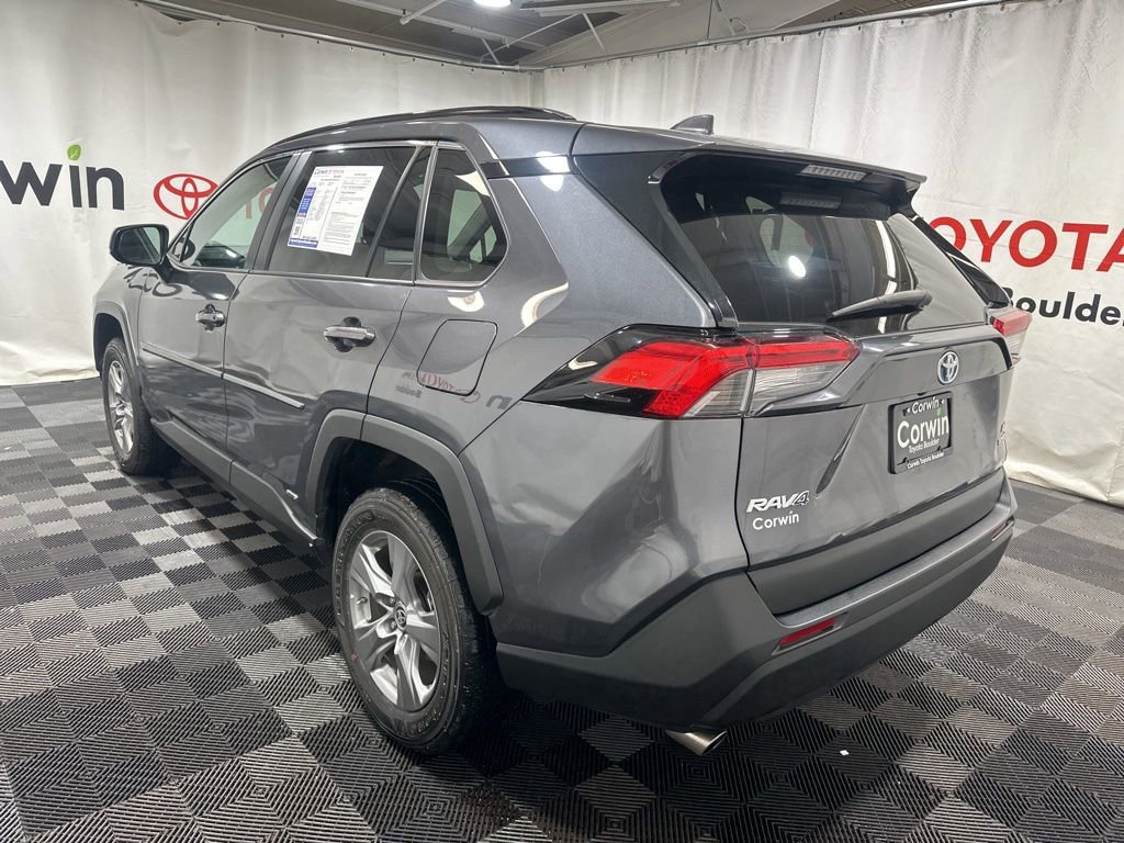 Used 2022 Toyota RAV4 LE image 4