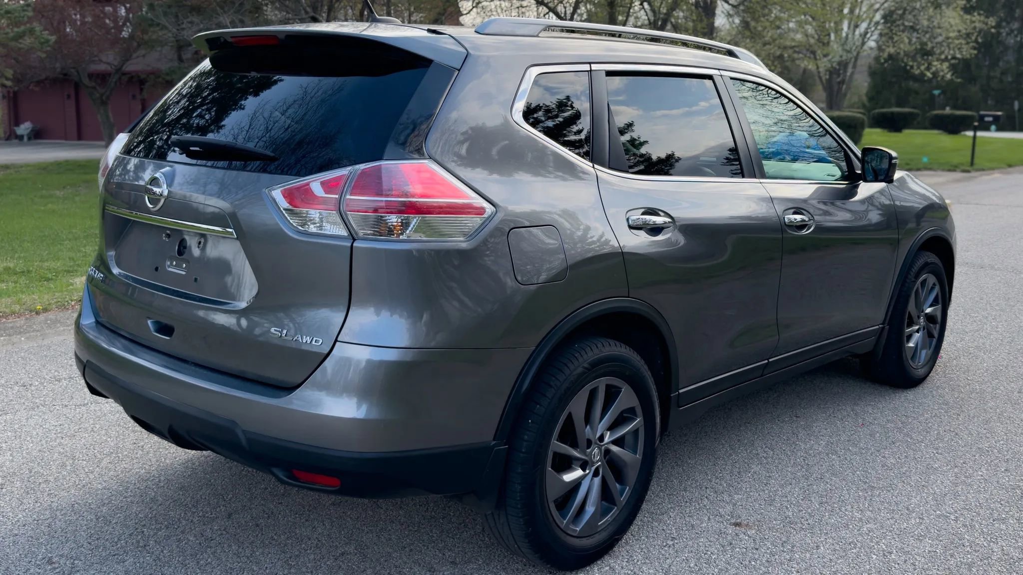 Used 2016 Nissan Rogue SV image 5