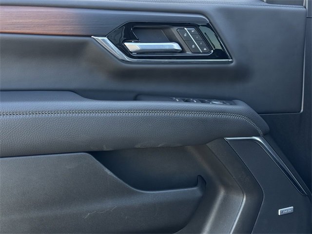 Used 2025 GMC Yukon XL Denali image 25