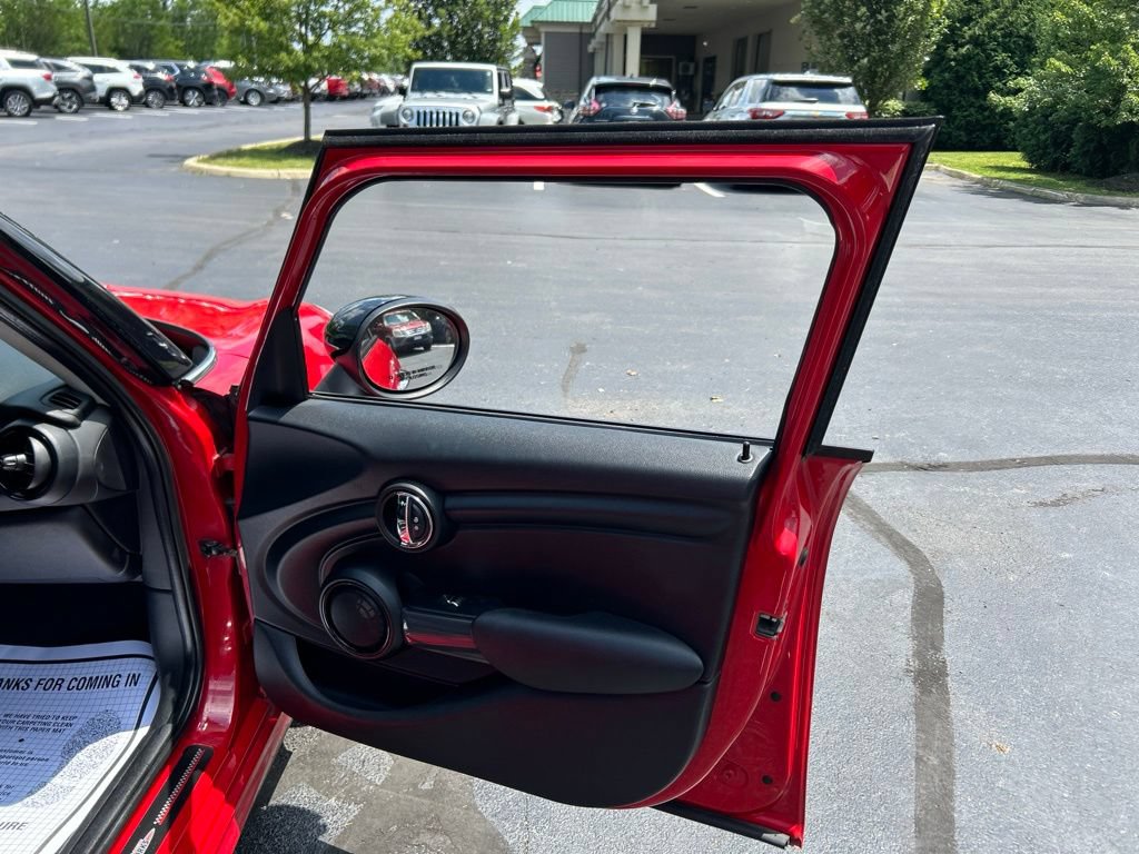Used 2015 MINI Cooper 4-Door Hardtop FWD image 35