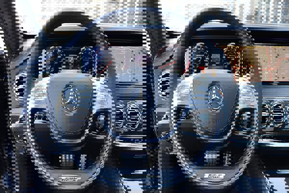 Used 2015 Mercedes-Benz S 63 AMG 4MATIC Sedan w/ Driver Assistance Package image 20