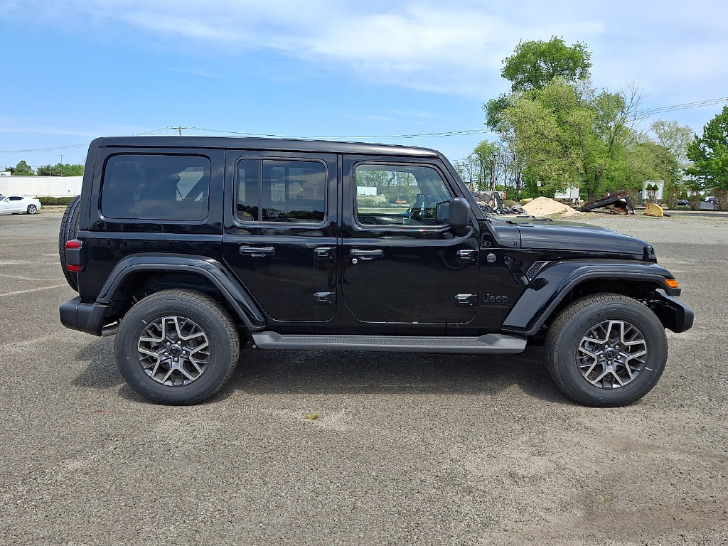New 2026 Jeep Wrangler Unlimited Sahara AWD/4WD image 9