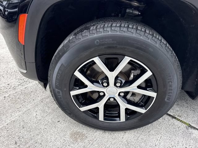Used 2024 Jeep Grand Cherokee L Limited RWD image 10
