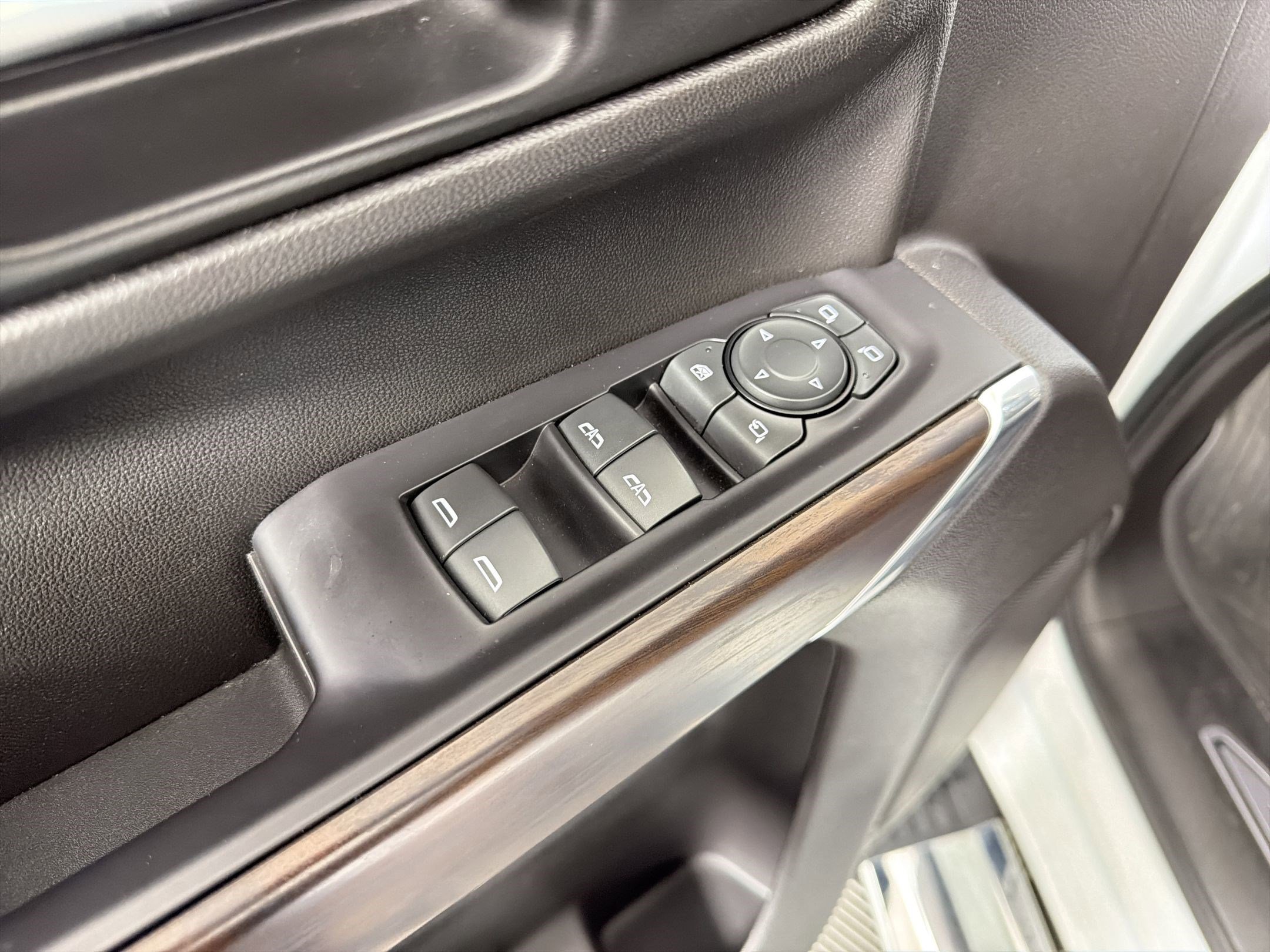 Used 2021 GMC Sierra 1500 SLT w/ SLT Premium Package image 11