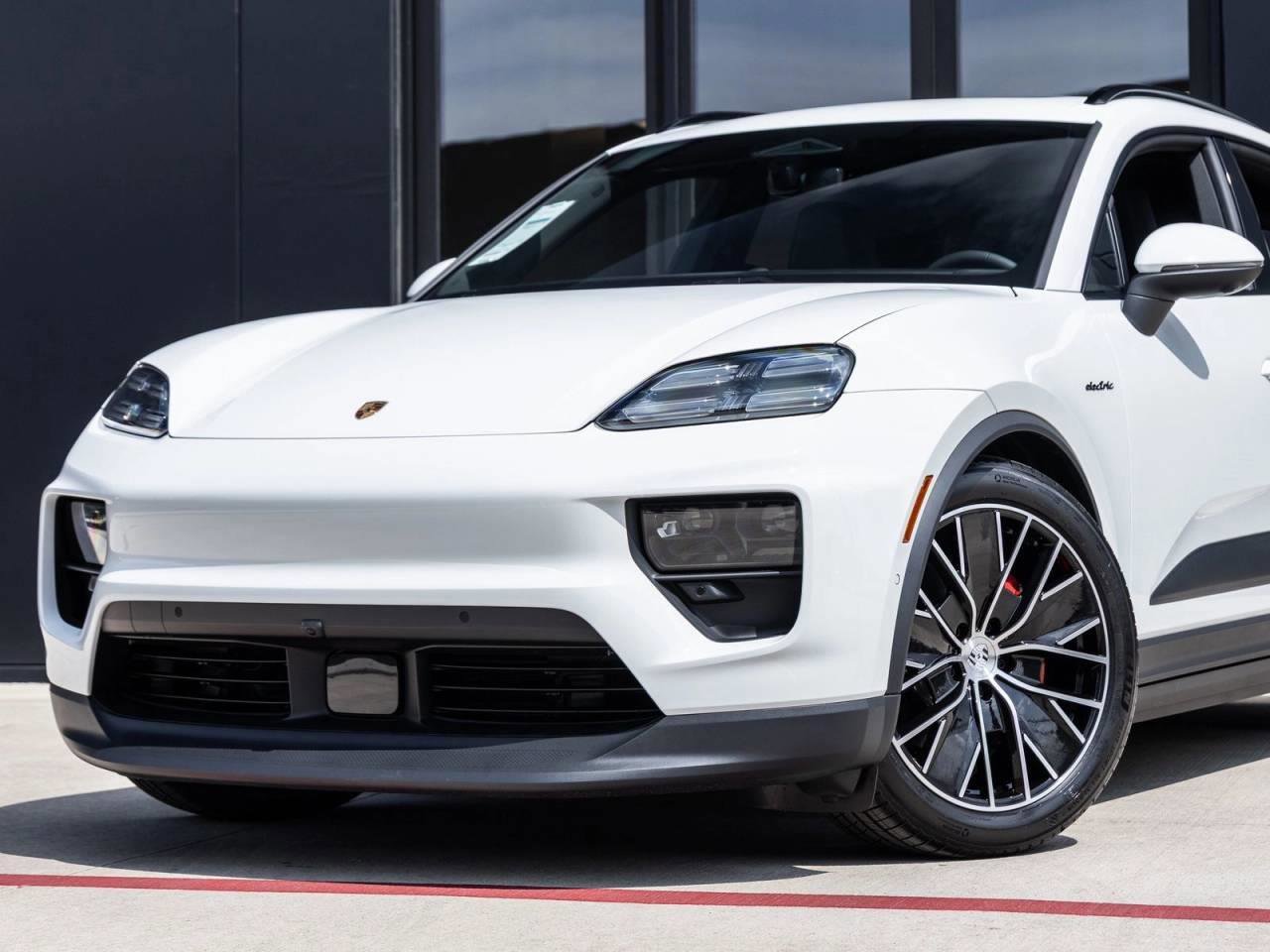 Used 2025 Porsche Macan 4S Electric image 55