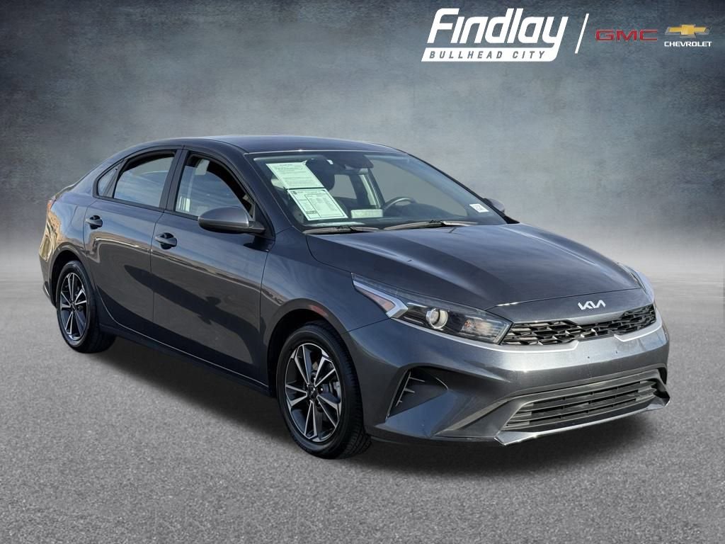 Used 2023 Kia Forte LXS image 1