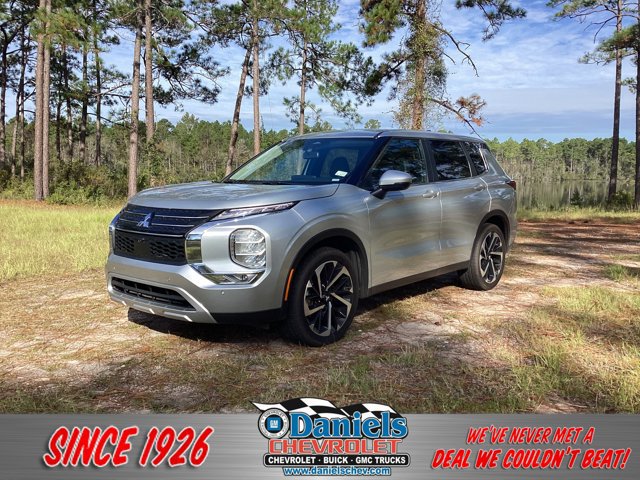 Used 2024 Mitsubishi Outlander SE