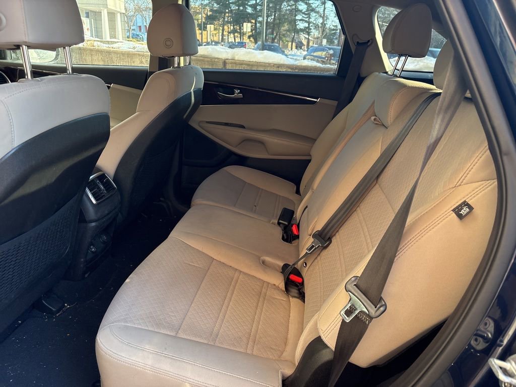 Used 2018 Kia Sorento LX image 9