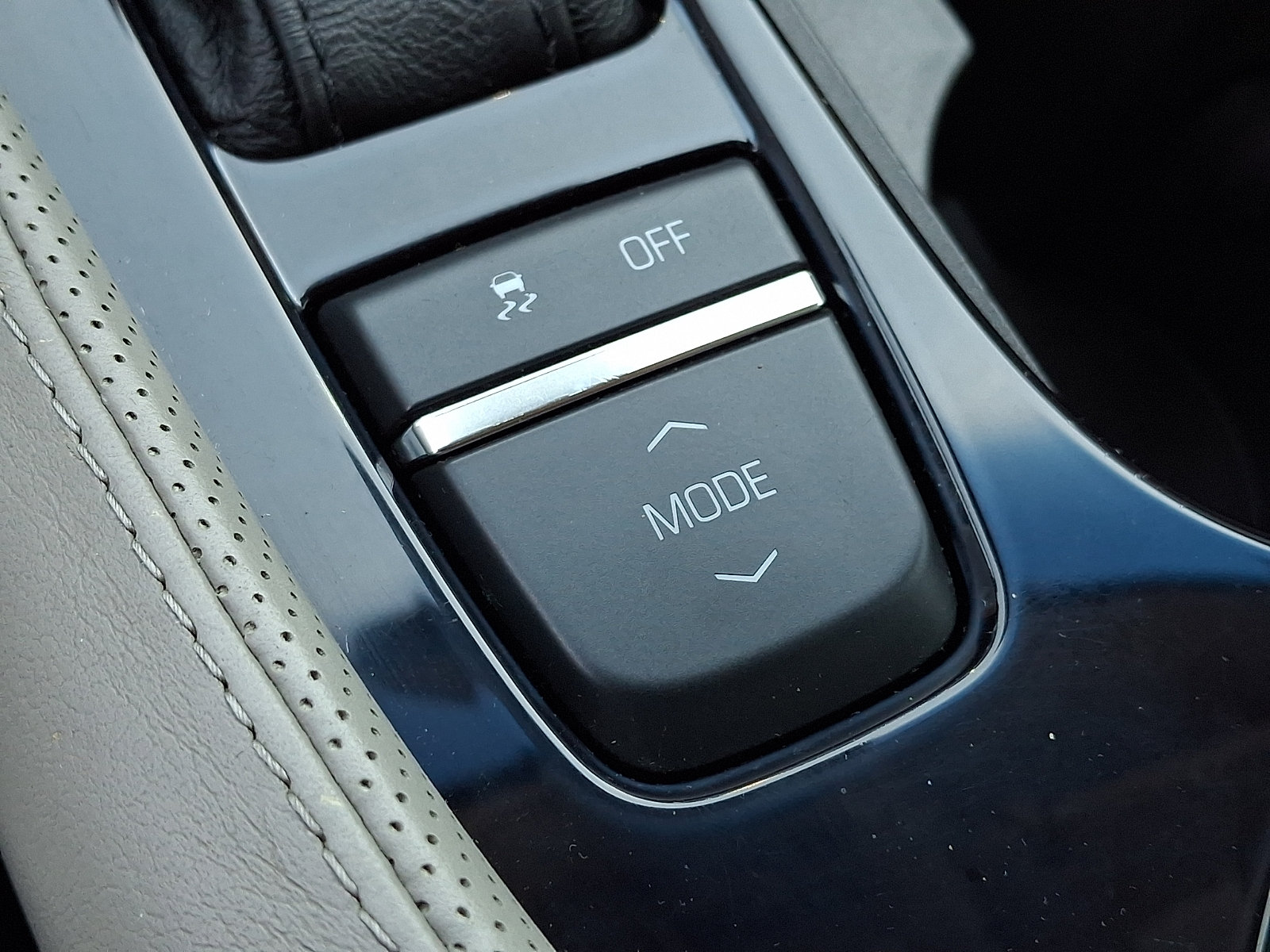 Used 2014 Cadillac CTS Performance w/ Driver Assist Package RWD image 25