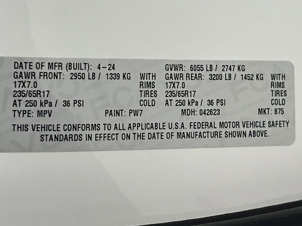 Used 2024 Chrysler Pacifica Touring-L image 81