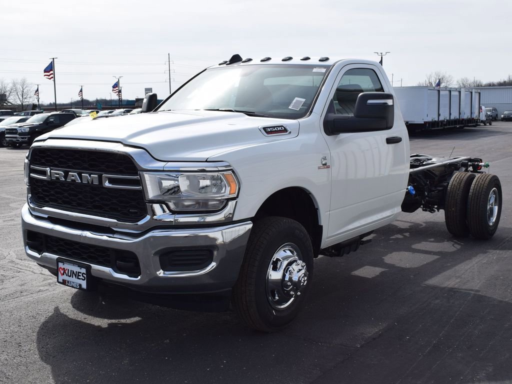 New 2024 RAM 3500 Tradesman image 9