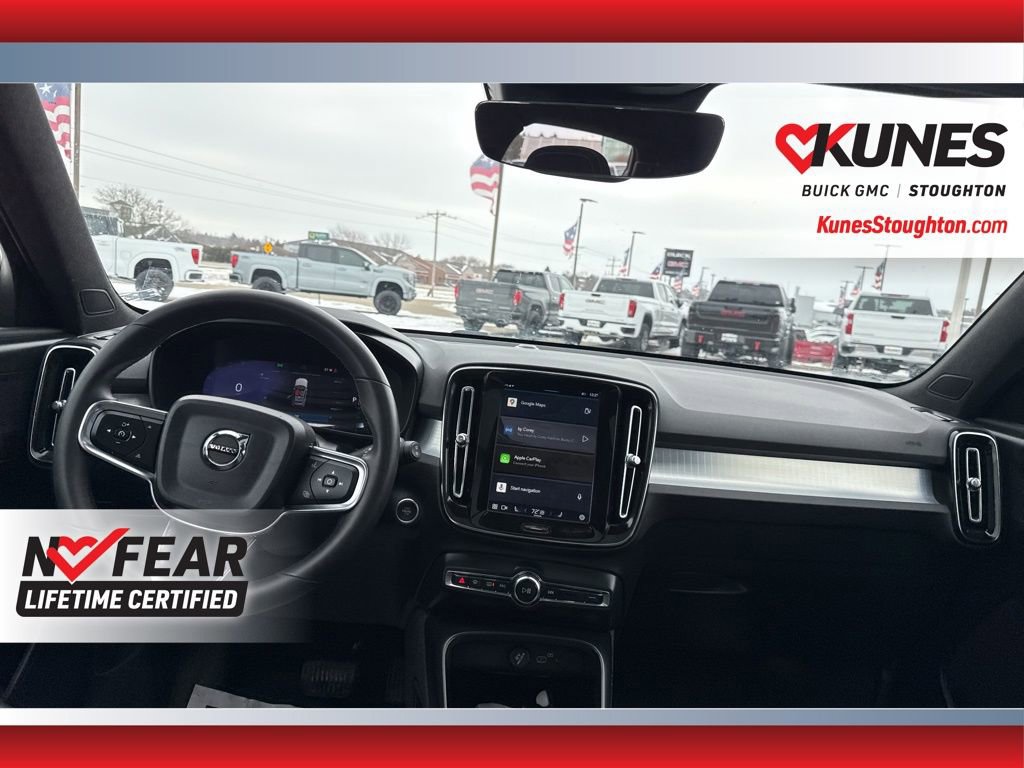 Used 2024 Volvo XC40 B5 Core image 39