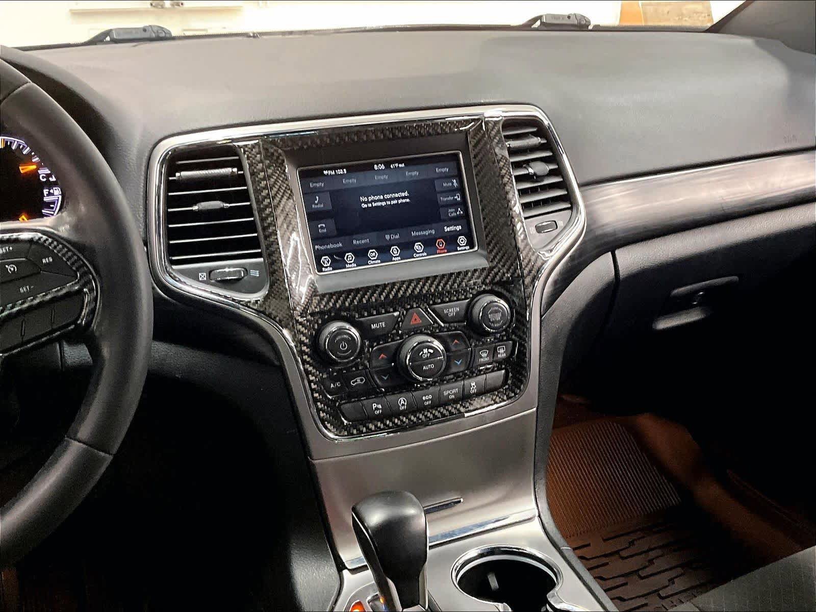Used 2021 Jeep Grand Cherokee Laredo AWD/4WD image 8