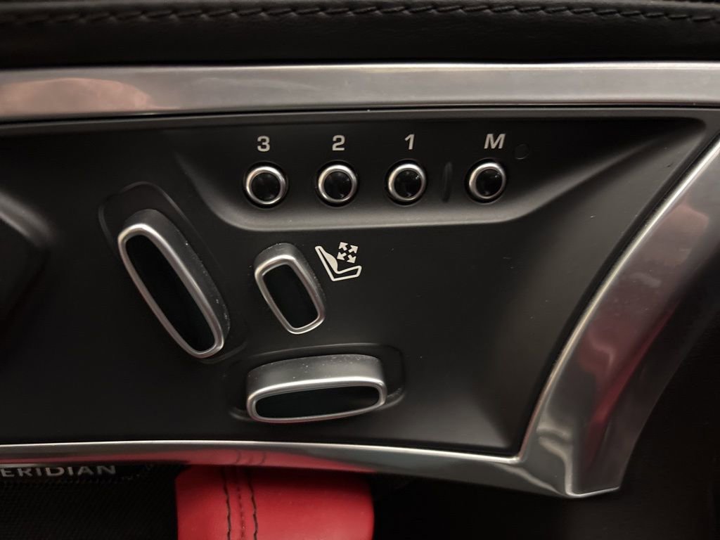 Used 2018 Jaguar F-TYPE Coupe image 11