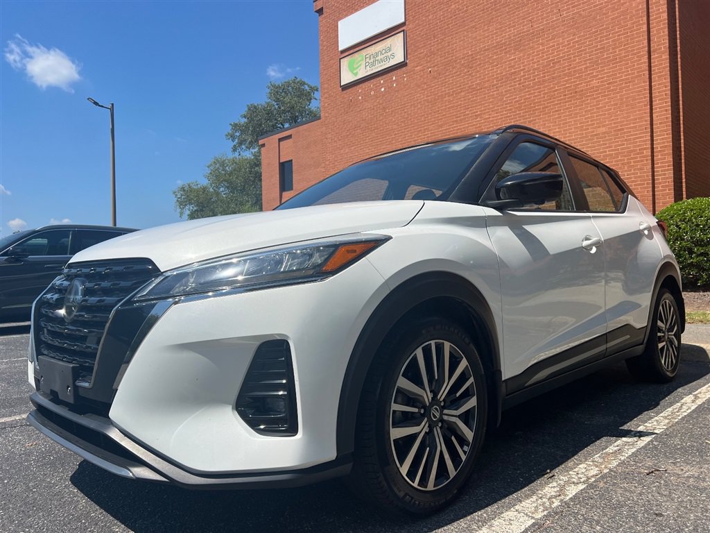 Used 2021 Nissan Kicks SR FWD image 1