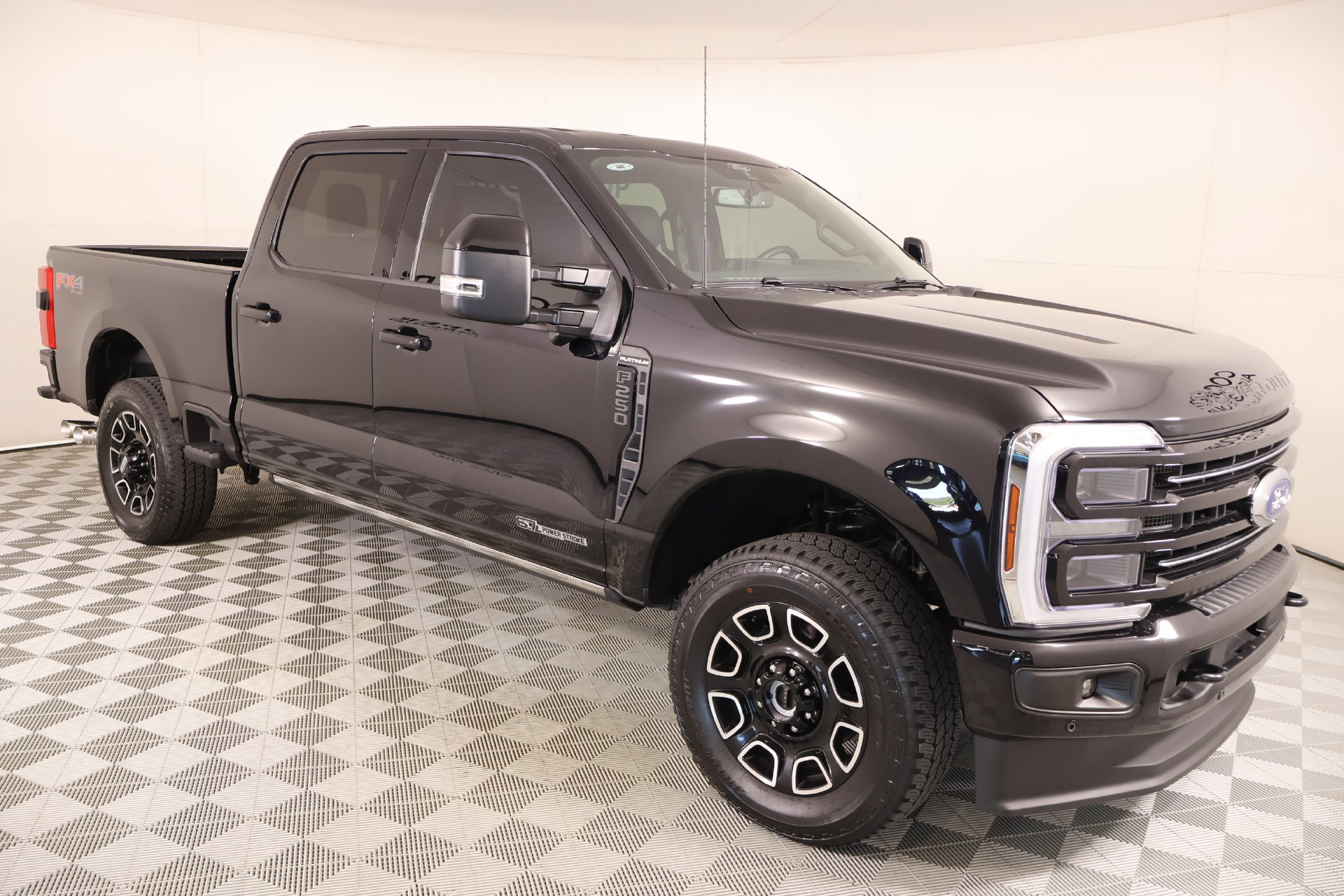 Used 2026 Ford F250 Platinum w/ FX4 Off-Road Package AWD/4WD image 1