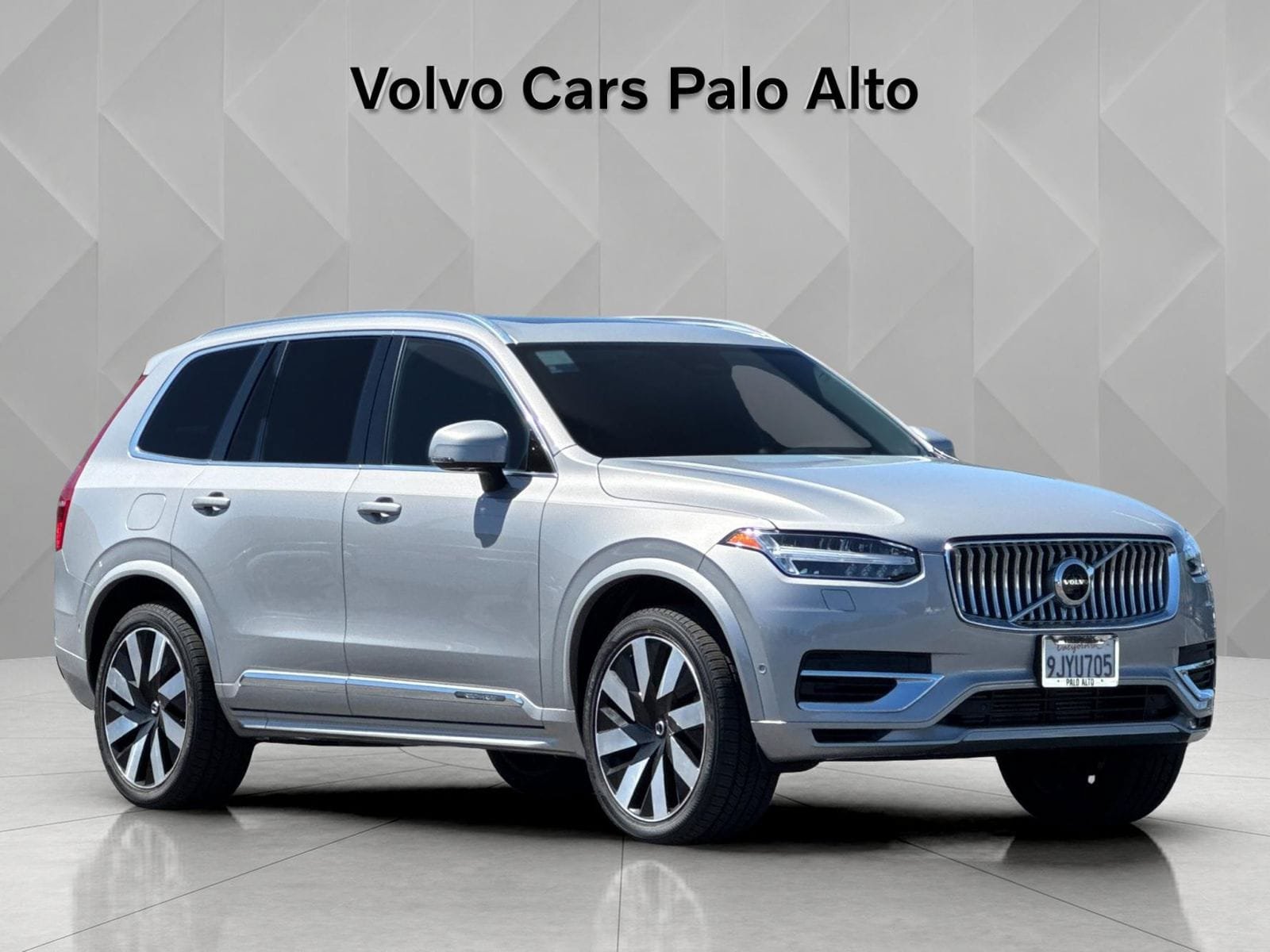 Certified 2023 Volvo XC90 T8 Ultimate AWD/4WD image 14