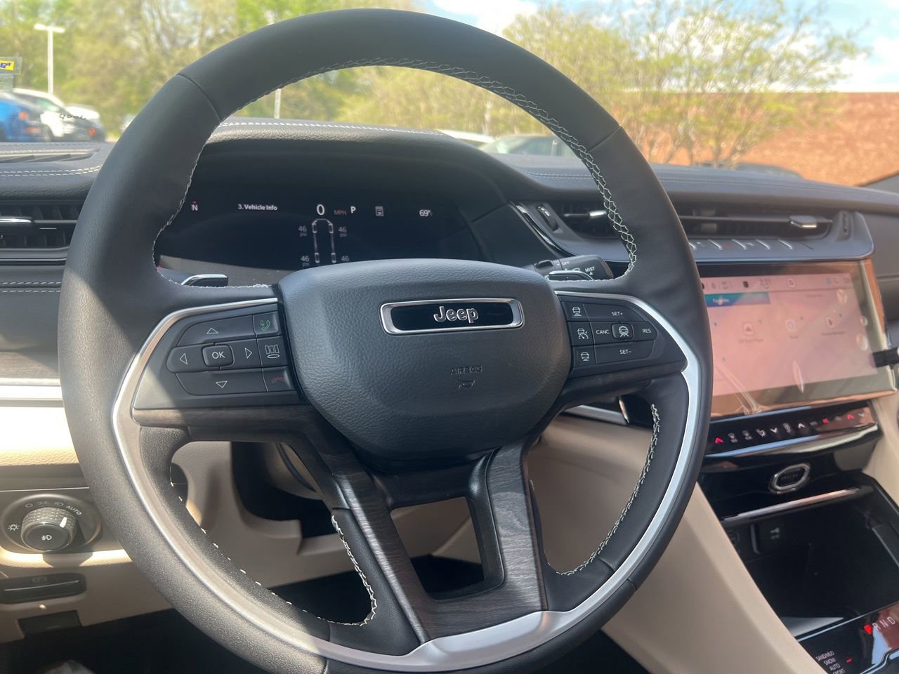 New 2026 Jeep Grand Cherokee L Limited w/ Limited Altitude Package AWD/4WD image 24