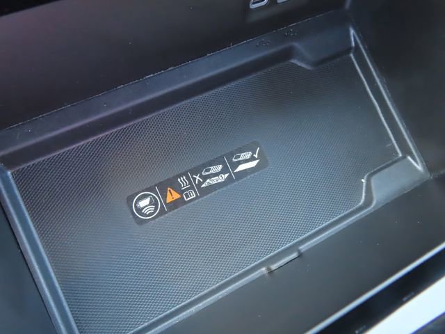 Used 2025 GMC Yukon AT4 w/ AT4 Premium Plus Package image 37