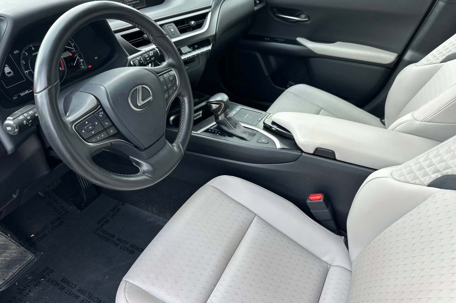 Used 2022 Lexus UX 200 w/ Accessory Package (Z2) FWD image 11
