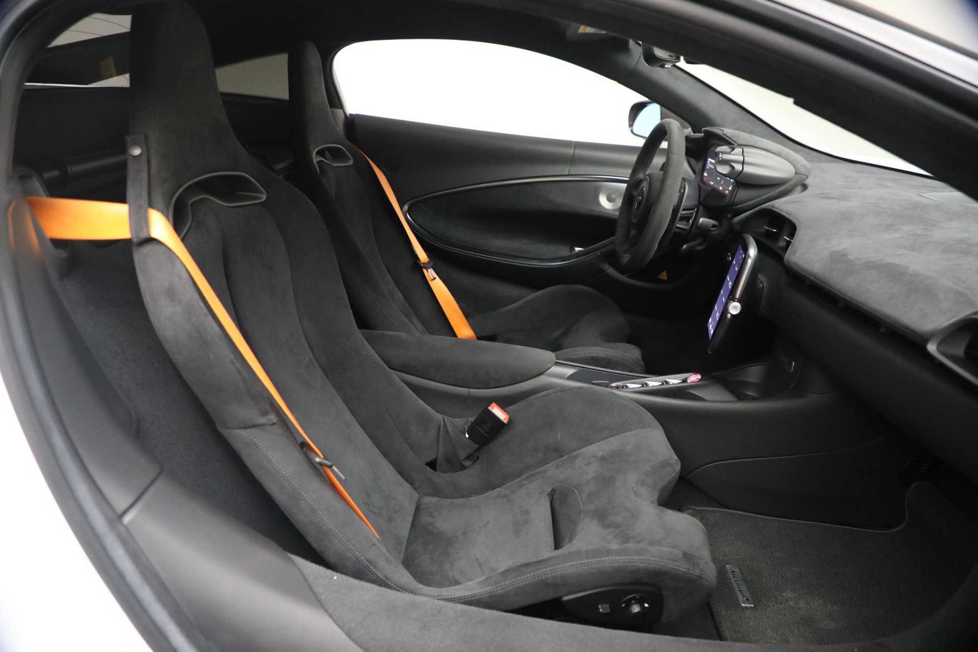 Used 2023 McLaren Artura image 26
