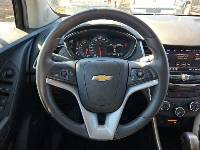 Used 2020 Chevrolet Trax LT w/ Sun & Sound Package FWD image 20