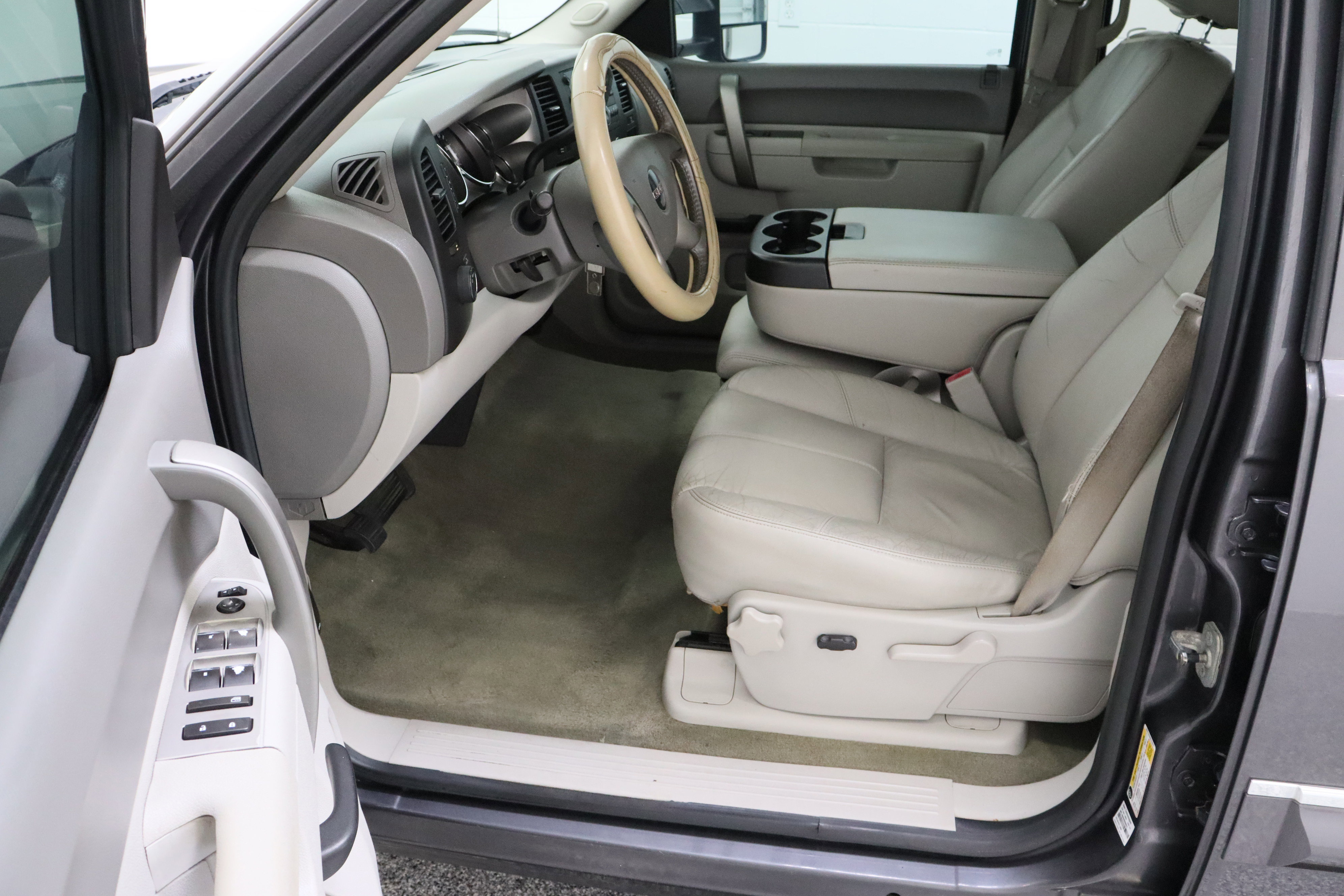 Used 2011 GMC Sierra 1500 SLE w/ Texas Edition RWD image 15