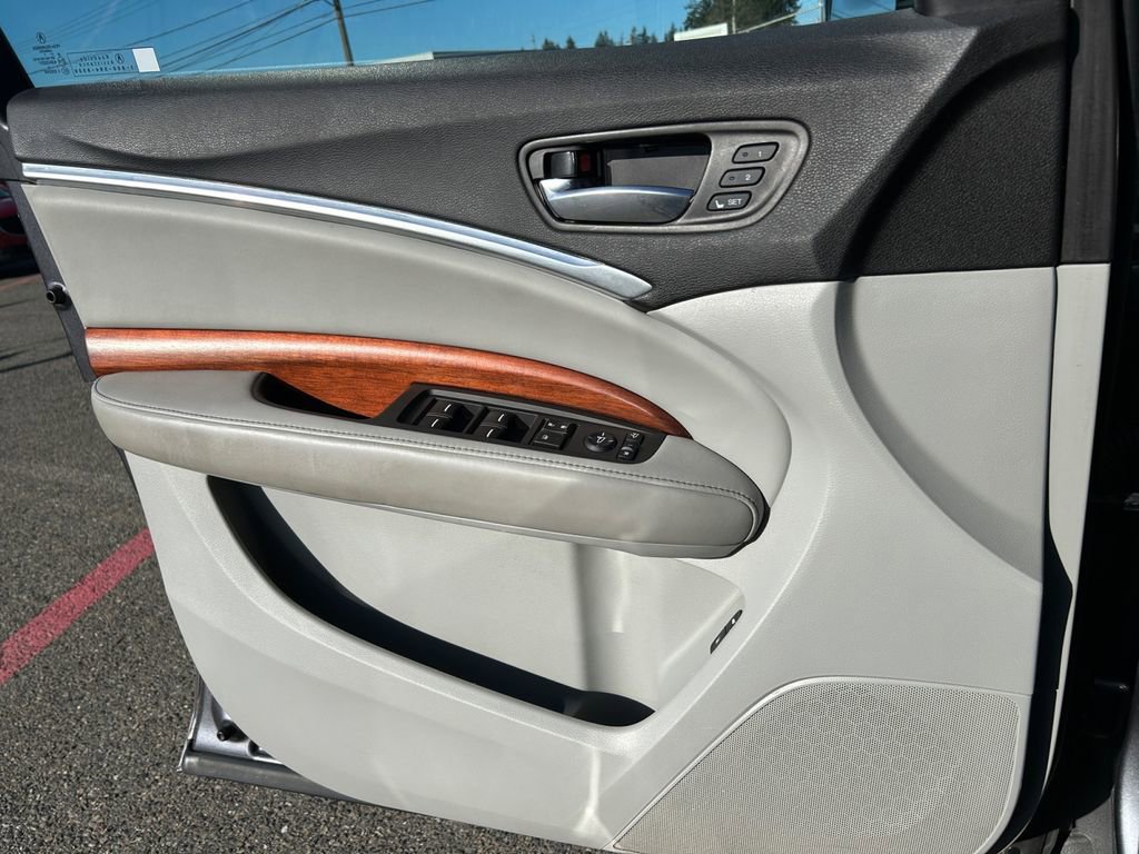 Used 2017 Acura MDX SH-AWD w/ Advance Package image 22