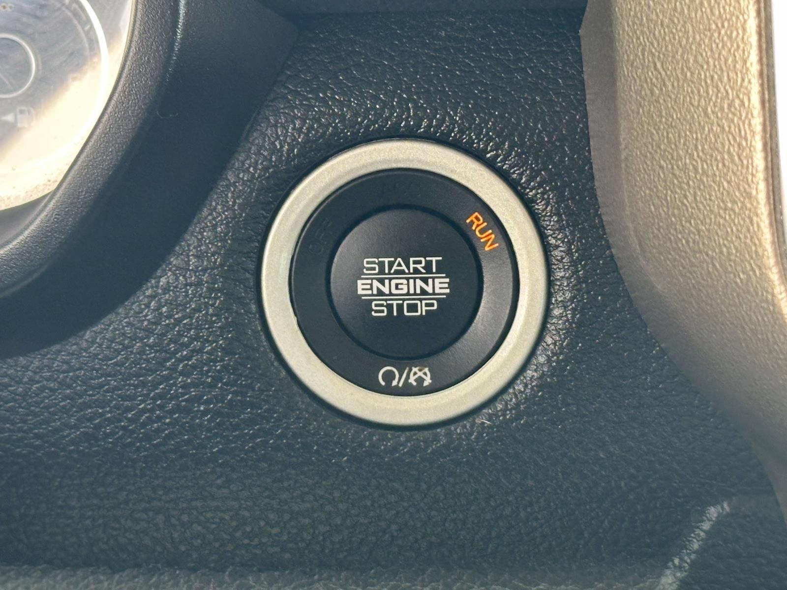 Used 2019 RAM 1500 Laramie AWD/4WD image 16