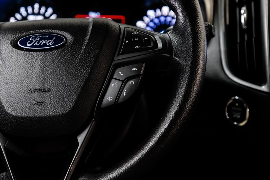 Used 2019 Ford Edge SE image 16