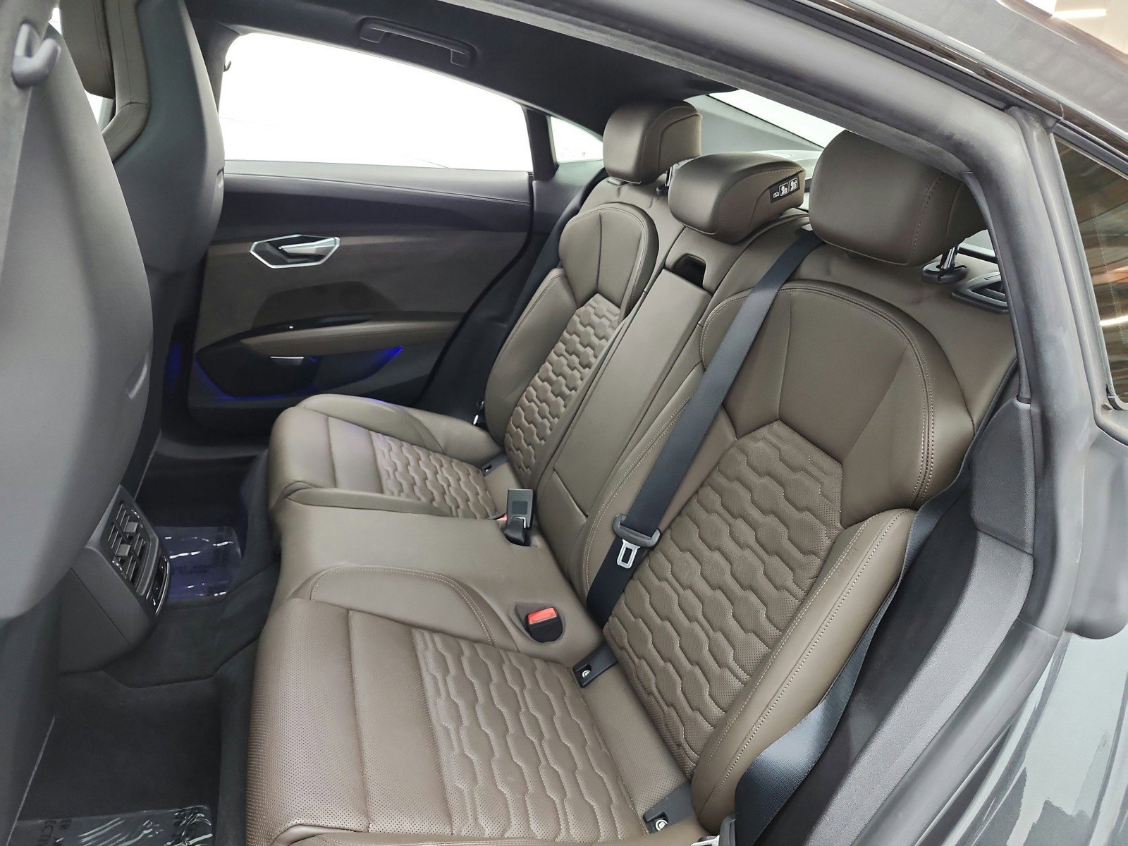 Used 2022 Audi RS e-tron GT image 15